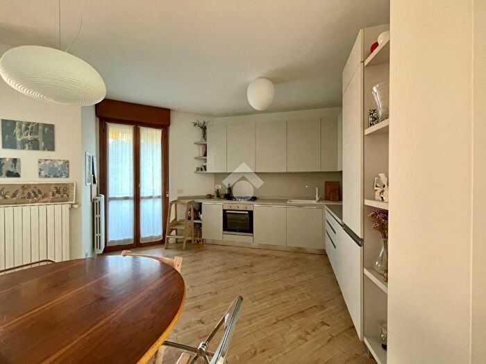 Appartamento trilocale in vendita in Via Fiore Martelli, Monza