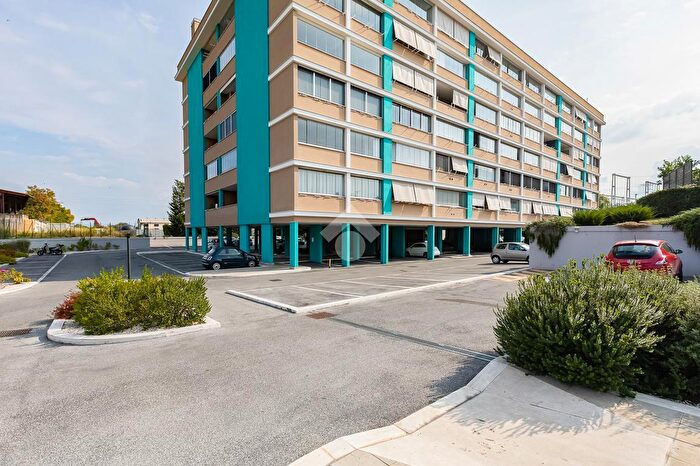 Appartamento bilocale in vendita in Via di Grotta di Gregna, Roma