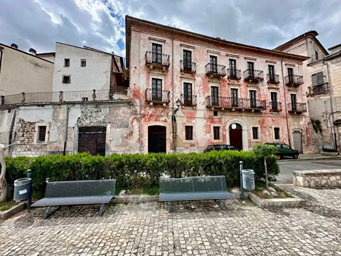 Casa con 5 locali in vendita in Corso Vittorio Emanuele II Snc, Bugnara