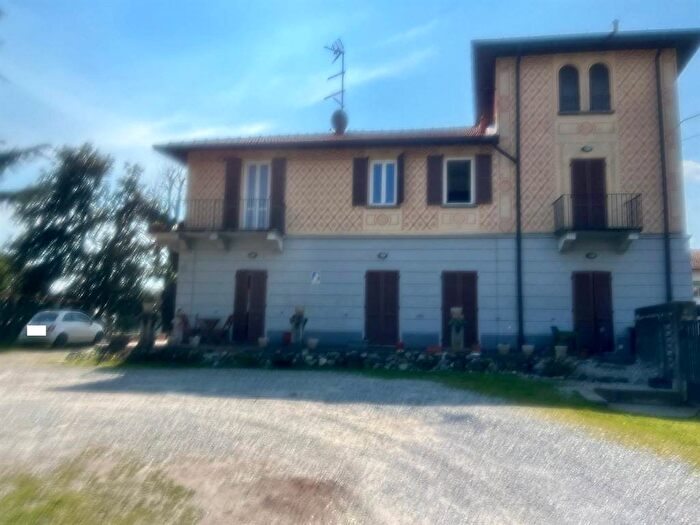 Appartamento bilocale in affitto in Montano, Montano Lucino