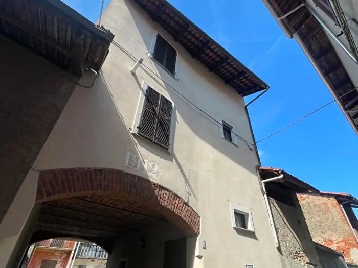 Casa quadrilocale in vendita in Via Cavour, Candia Canavese