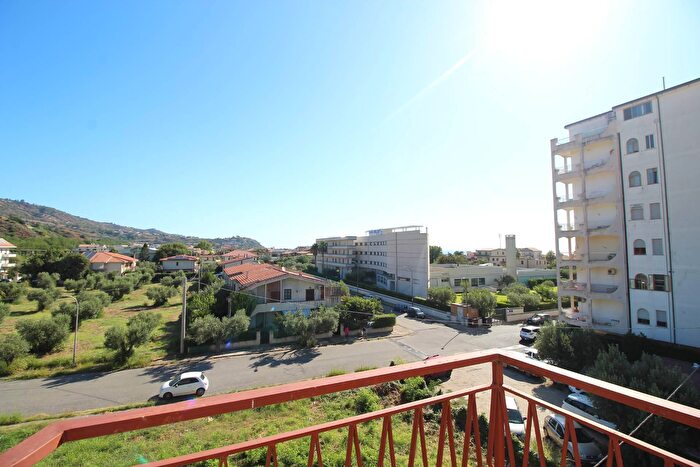 Appartamento quadrilocale in vendita in Via Fratelli Bandiera, Montepaone