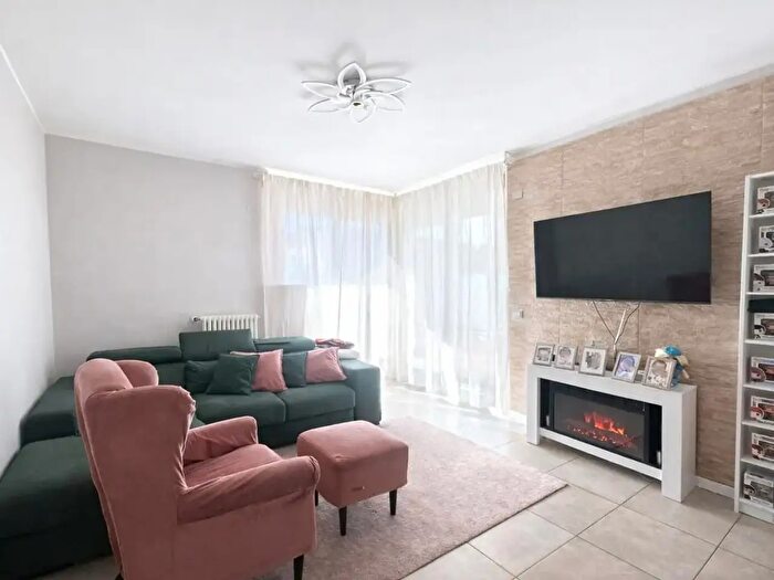 Appartamento trilocale in vendita in Via Bolzano, Varedo