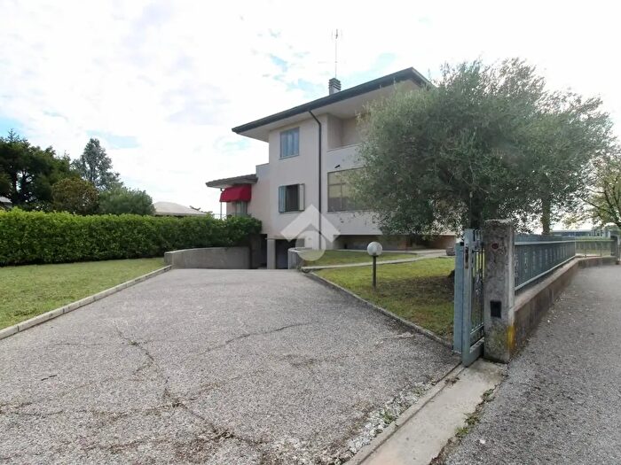 Casa quadrilocale in vendita in Via del Moletto, Gorgo Al Monticano