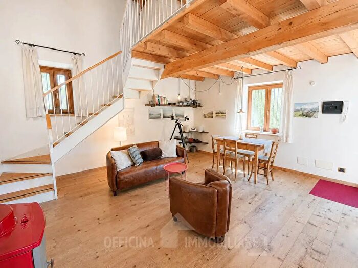 Casa quadrilocale in vendita in Via Sirana, Sorico