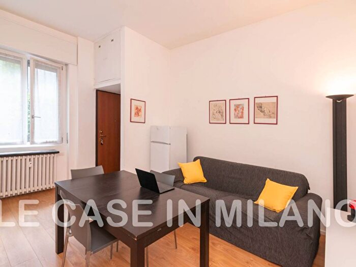 Appartamento bilocale in affitto in Viale Coni Zugna, Solari, Milano