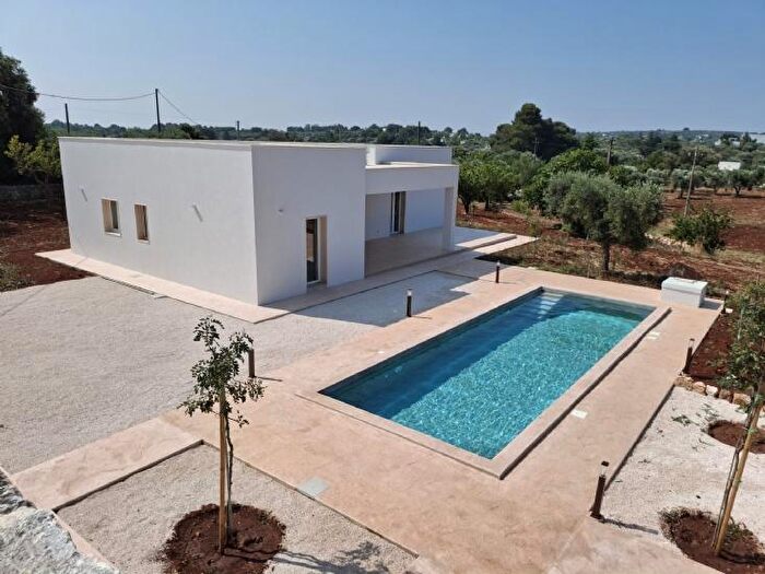 Casa con 10 locali in vendita in Ostuni