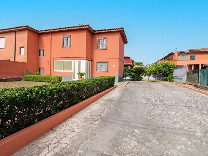 Casa quadrilocale in vendita in Via delle Gerbere, Anzio