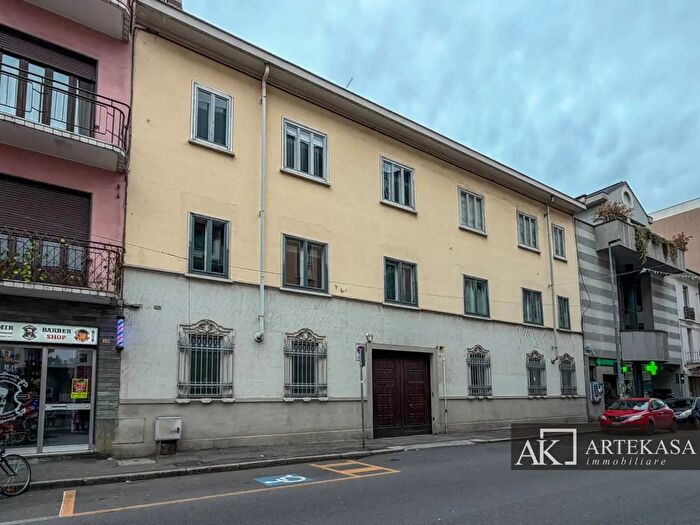 Appartamento quadrilocale in affitto in Viale Roma, Novara