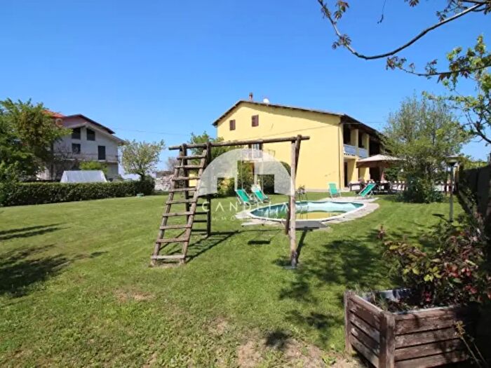 Casa con 6 locali in vendita in Strada di Rocca De Baldi, Mondovi
