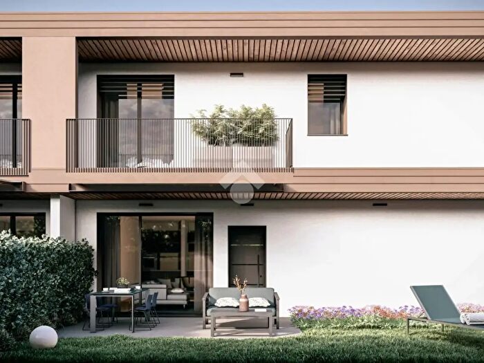 Appartamento trilocale in vendita in Via delle Brede, Calcinate