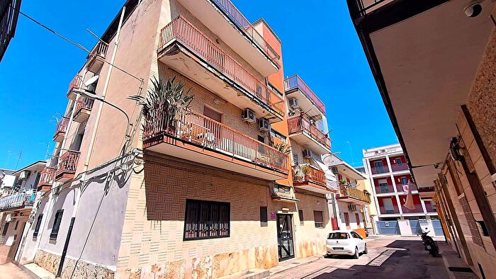 Appartamento trilocale in vendita in Via Salvemini, Capurso