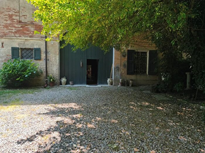 Casa con 12 locali in vendita in Via Budrione Migliarina Parte Est, Carpi