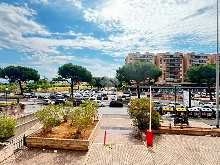 Appartamento trilocale in affitto in Viale Antonio Ciamarra, Roma