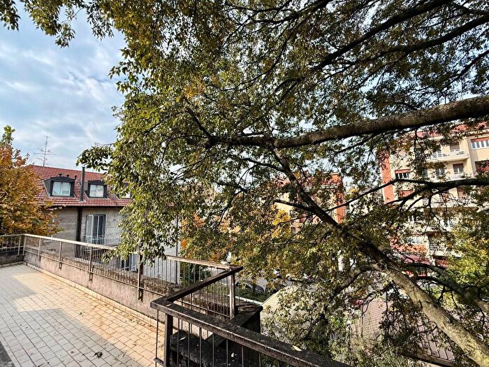 Appartamento trilocale in affitto in Via Sebastiano Veniero, Monte Rosa Lotto, Milano