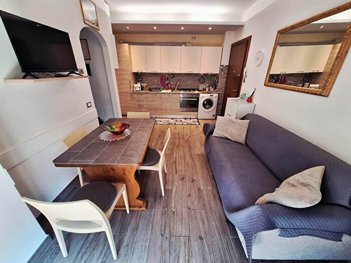 Appartamento trilocale in affitto in Gazzoli, Lerici