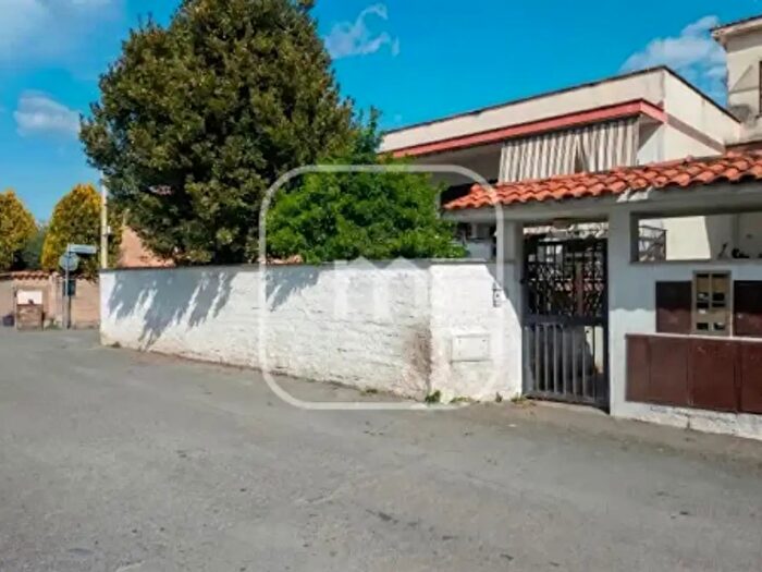 Appartamento quadrilocale in vendita in Via Albi, Roma