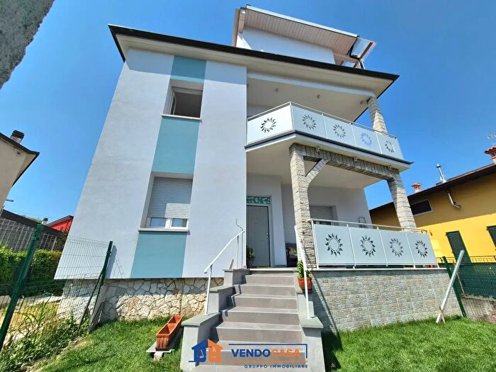 Appartamento quadrilocale in vendita in Via Ugolino Ugolini, Brescia