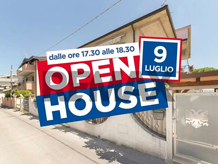Casa quadrilocale in vendita in Via Morosini, Montesilvano