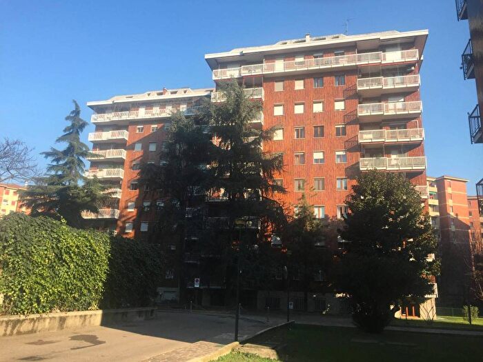 Appartamento monolocale in affitto in Viale San Gimignano, Lorenteggio, Milano