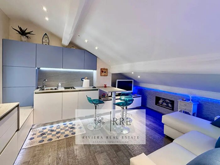 Appartamento bilocale in vendita in Via Garibaldi, Loano