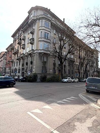 Appartamento trilocale in affitto in Via Andrea Massena, Arco della Pace, Milano