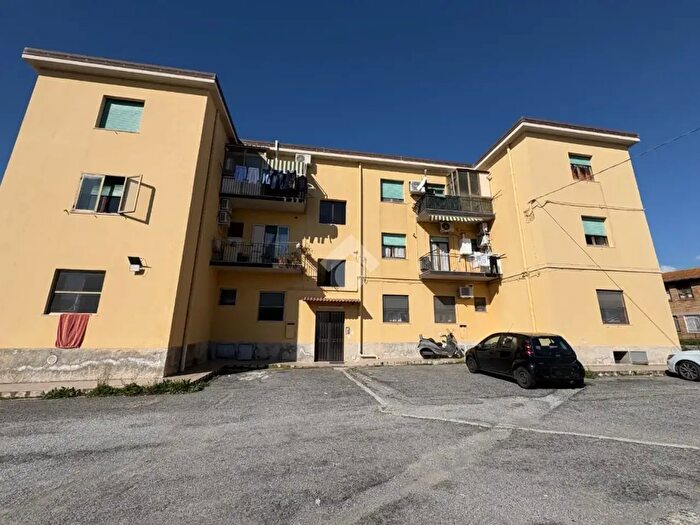 Appartamento trilocale in vendita in Via Giovanni XXIII, Lamezia Terme