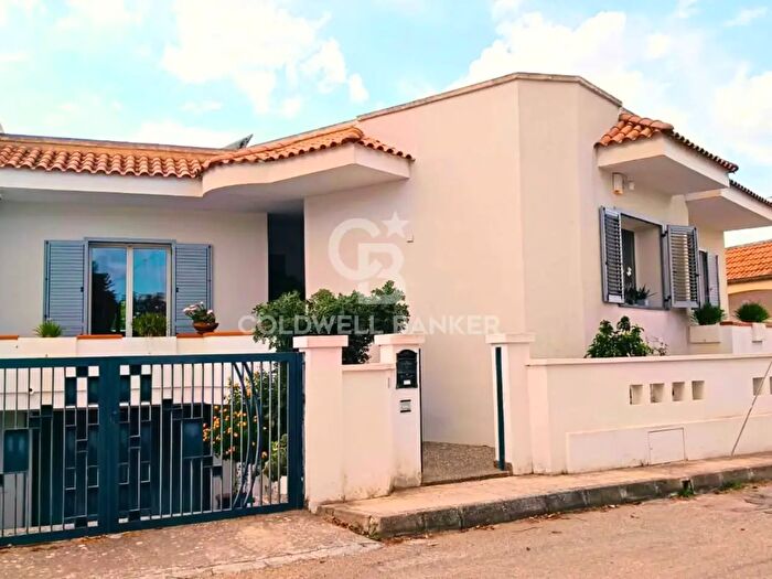 Casa con 6 locali in vendita in Via Vittime di Marcinelle, Taviano
