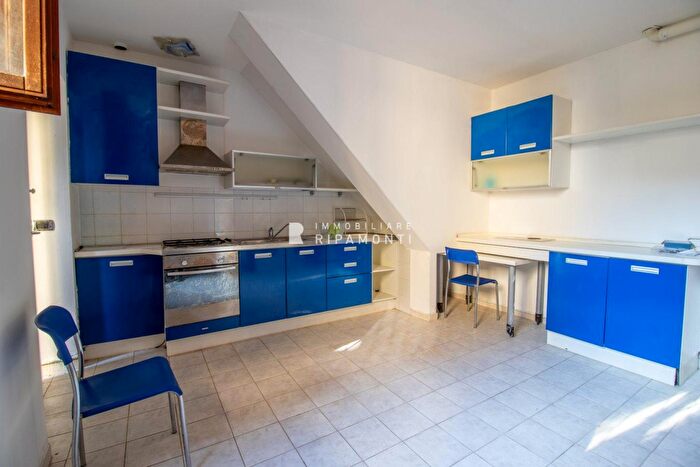 Appartamento bilocale in vendita in Via Coppola, Civate