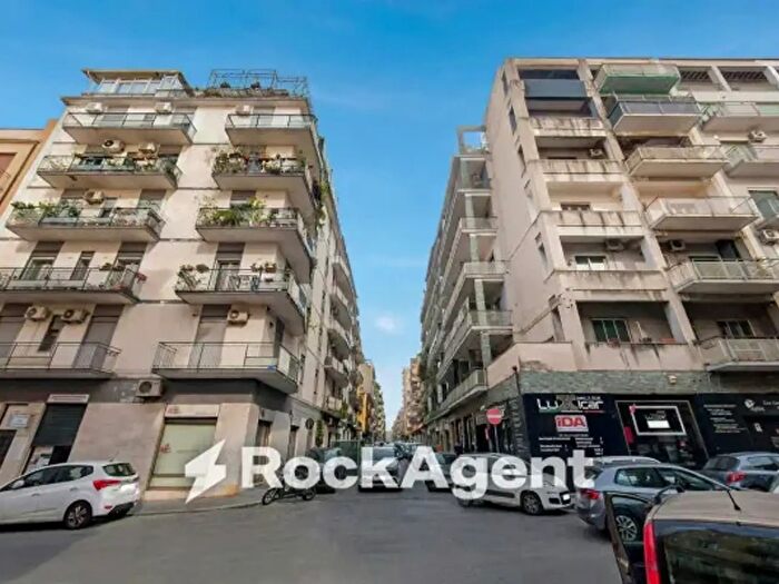 Appartamento quadrilocale in vendita in Via Canfora, Catania