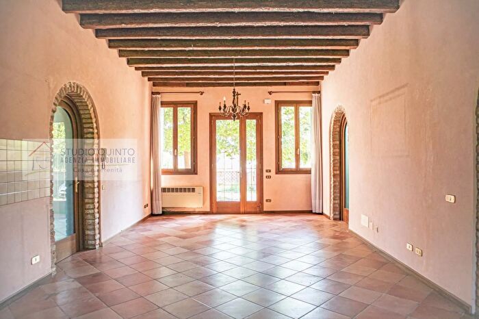 Casa quadrilocale in vendita in Quinto Di Treviso