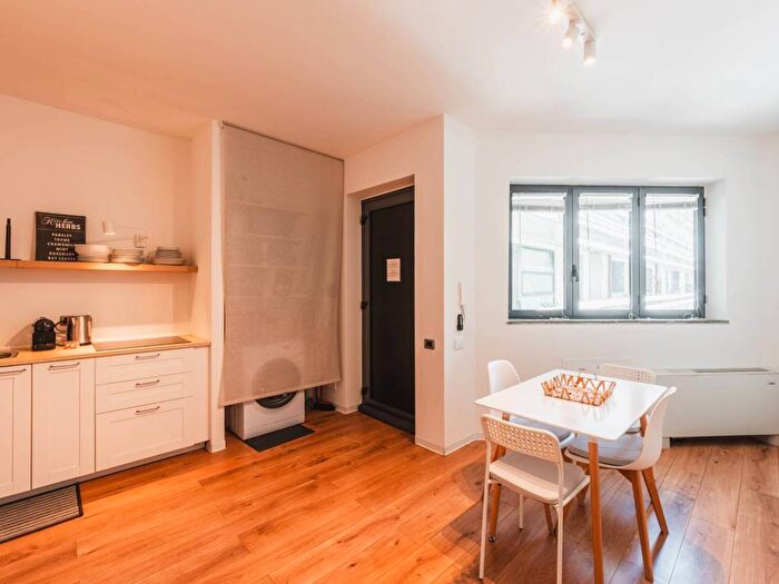 Appartamento bilocale in affitto in Via Crema, Porta Romana Medaglie dOro, Milano