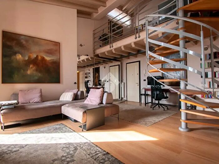 Appartamento bilocale in vendita in Via Tito Speri, Padenghe Sul Garda