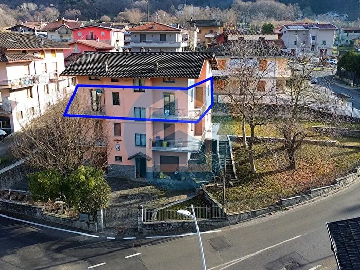 Appartamento quadrilocale in vendita in Via Sentieri, Capo Di Ponte