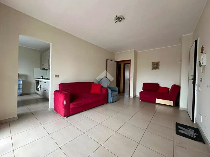 Appartamento quadrilocale in vendita in Via Mazzucotelli, Monza