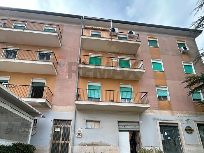 Appartamento con 7 locali in vendita in Via Leone XIII, Caltanissetta