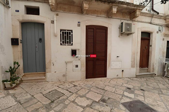 Appartamento trilocale in affitto in Via dei Saraceni, Martina Franca