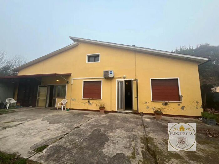 Casa con 5 locali in vendita in Via Fanzaghe, Pozzonovo