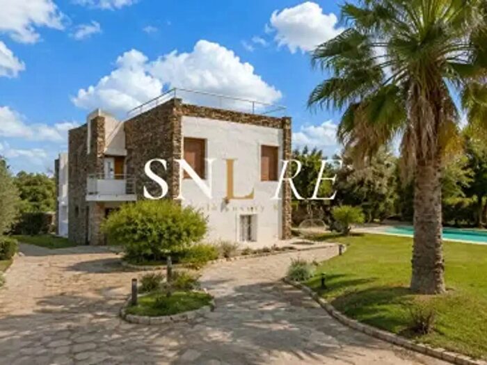 Casa con 6 locali in vendita in Via Angelo Moratti, Stintino