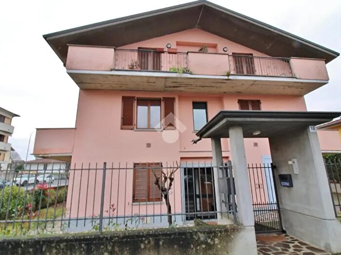 Appartamento bilocale in vendita in Via Perugino, Voghera