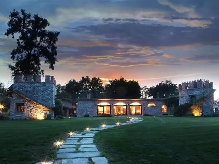 Casa con 6 locali in vendita in Manciano