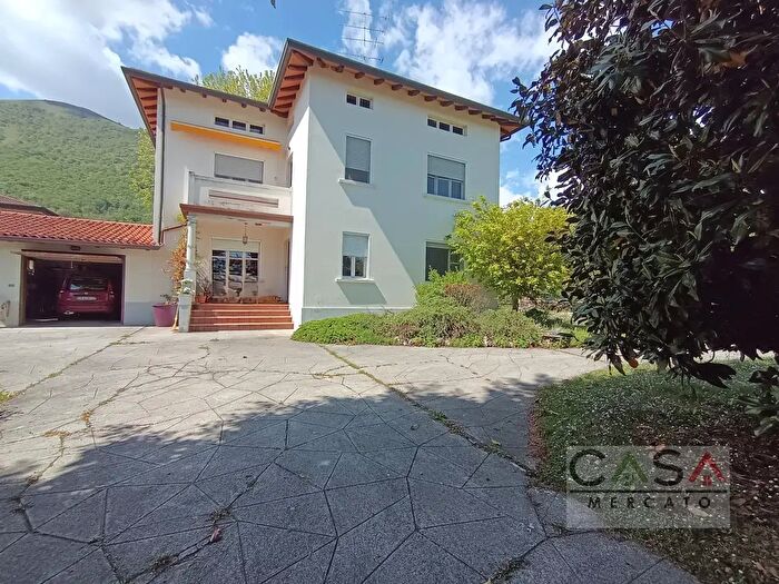Casa quadrilocale in vendita in Via Giais, Montereale Valcellina