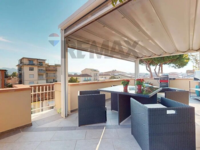 Appartamento trilocale in vendita in Via Aurelia Nord, Viareggio