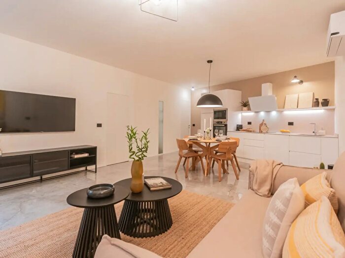 Appartamento bilocale in vendita in Via Regina, Carate Urio