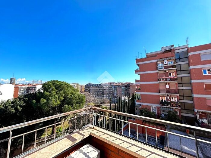 Appartamento trilocale in vendita in Via Quirino Majorana, Roma