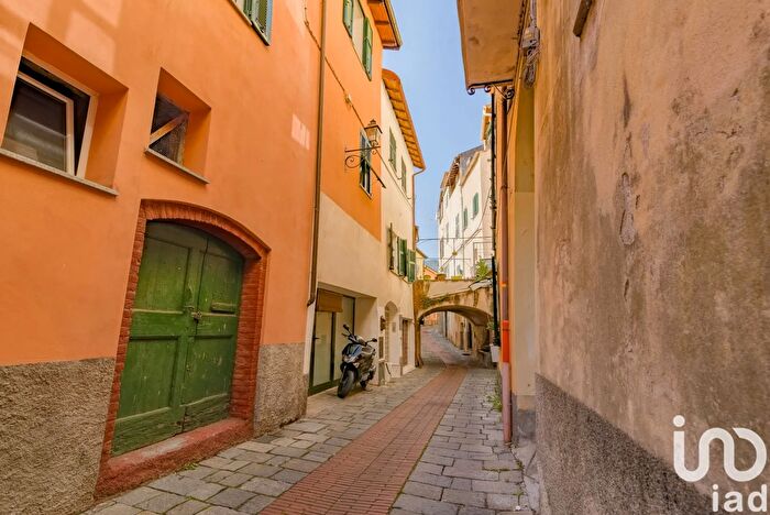 Appartamento bilocale in vendita in Via Camillo Benso Conte di Cavour, Toirano