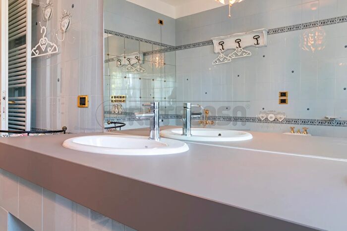 Appartamento con 9 locali in vendita in Via Monte Grappa, Fontaniva