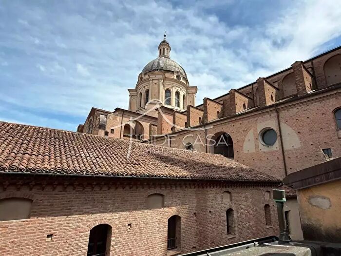 Appartamento quadrilocale in vendita in Mantova