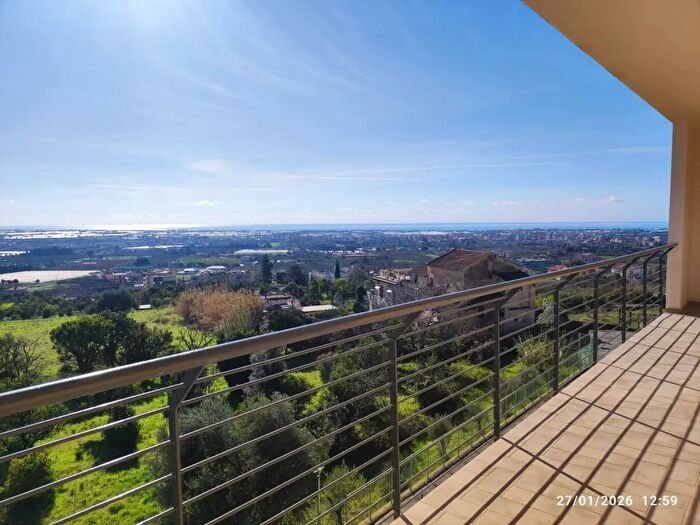 Appartamento trilocale in vendita in Via Novembre, Pontecagnano Faiano