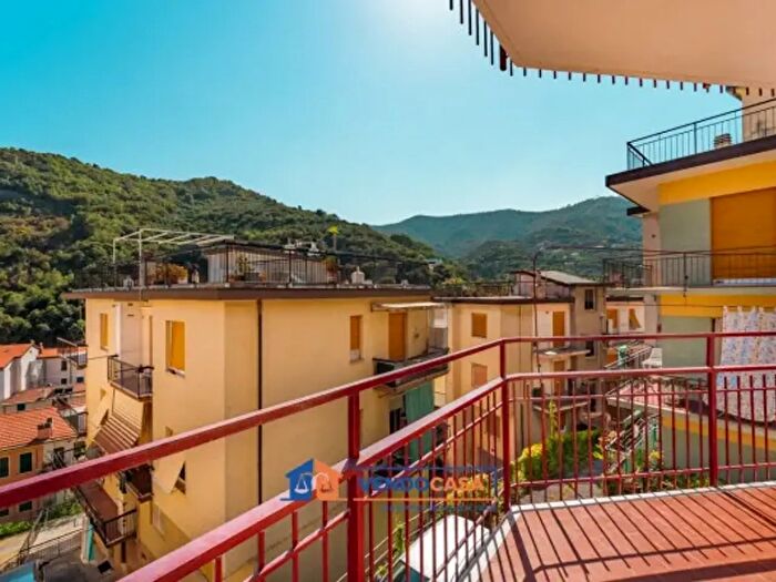 Appartamento trilocale in vendita in Via Luigi Defferrari, Noli